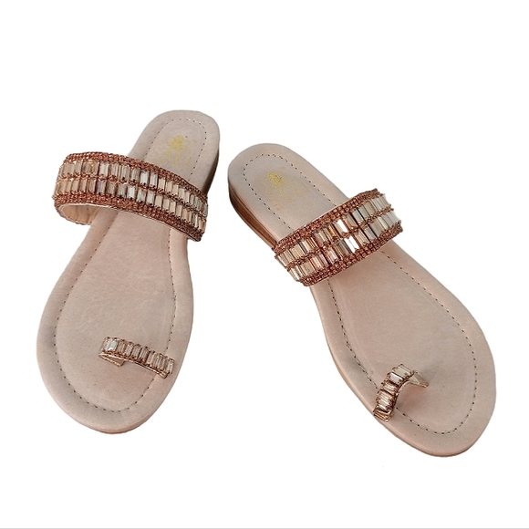 NWOT | SAVI Resort Wear "Helena" Jewel Embellished One Toe Flat Sandal | US 8 - Picture 1 of 5